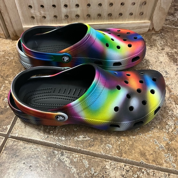 Crocs classic new no box excellent condition unisex muti  colored size 9/11. - Picture 3 of 5